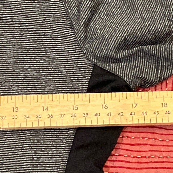 Layer 8 women’s size medium fitness exercise shirt Heather gray - Picture 4 of 13